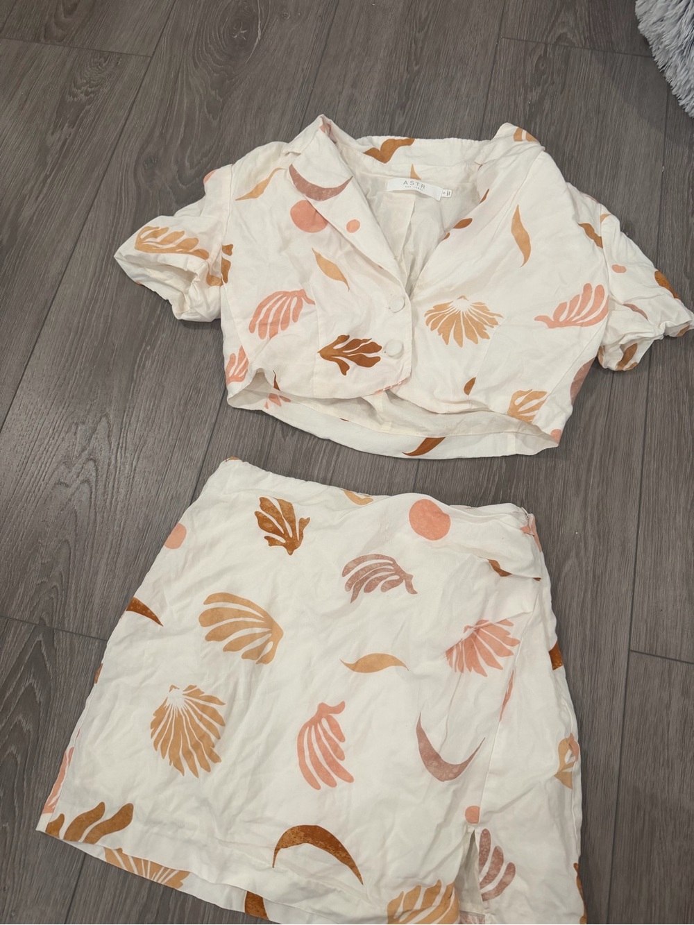 ASTR Cream Set with Peach & Rust Floral Accents